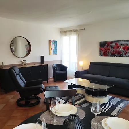 Appartement, Plein Centre, Balcons, Clim, Parking