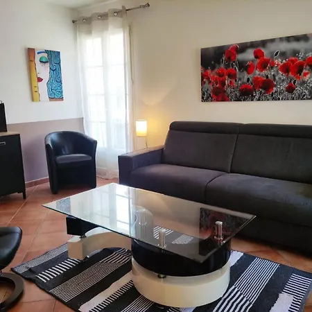 Appartement, Plein Centre, Balcons, Clim, Parking * Сент-Максим