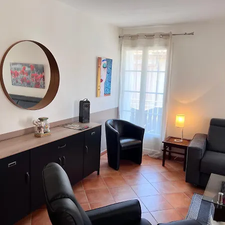 Appartement, Plein Centre, Balcons, Clim, Parking * Сент-Максим