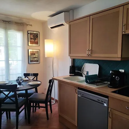 Appartement, Plein Centre, Balcons, Clim, Parking Апартаменты