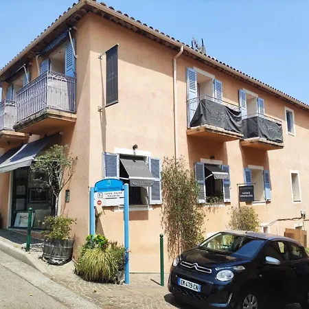 Appartement, Plein Centre, Balcons, Clim, Parking Апартаменты